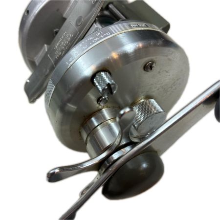 SHIMANO シマノ ベイトリール  キズ有 程度B カルカッタ200 RH332