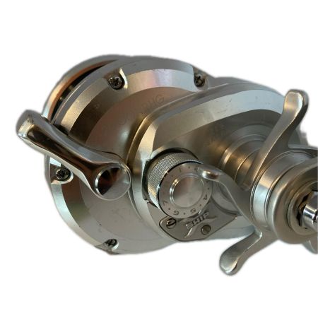 SHIMANO シマノ ベイトリール  11オシアジガー 2000NR-HG 程度B 02762