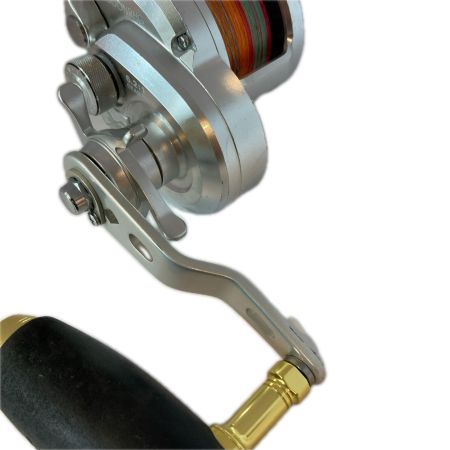 SHIMANO シマノ ベイトリール  11オシアジガー 2000NR-HG 程度B 02762