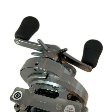 SHIMANO シマノ ベイトリール   20カルカッタコンクエストDC 201HG キズ有 箱付 04040