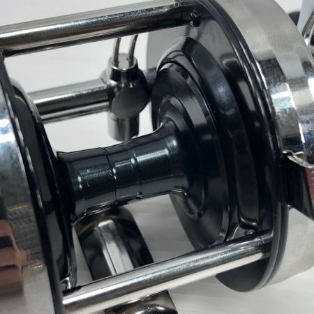  ABU×ディスプラウト ベイトリール アンバサダー5500CS ロケット ミラークローム