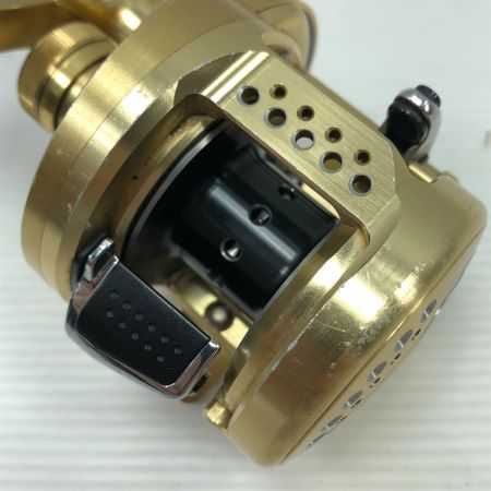  SHIMANO シマノ ベイトリール 15カルカッタコンクエスト 201HG 03440