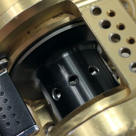  SHIMANO シマノ ベイトリール 15カルカッタコンクエスト 201HG 03440