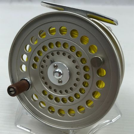  ufmウエダ フライリール カンタータ 2400