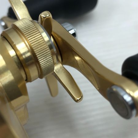  SHIMANO シマノ ベイトリール 23カルカッタコンクエストMD 300XGLH 045935