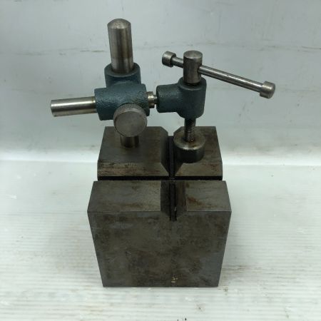   工具関連用品 桝形V溝付きブロック グレー