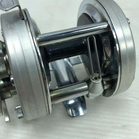  DAM ダム ベイトリール クイック700B チャンピオン