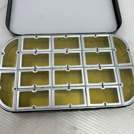  リチャードホイットレー ケース フライボックス