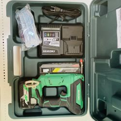 ЗЗ HiKOKI ハイコーキ 18v 35mm 充電式ピン釘打機 バッテリーx１ 充電器 ケース付 NP18DSAL グリーン Bランク