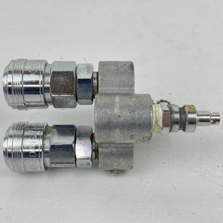 ЗЗ  エアツール 変換・増設 アダプター 高圧から常圧2口 本体のみ シルバー