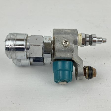 ЗЗ  エアツール 変換・増設 アダプター 高圧から常圧2口 本体のみ シルバー