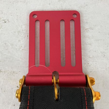 ЗЗ KNICKS 赤タグ カラビナホルダー アルミベルトループ カラビナ付き ブラック×レッド×ゴールド