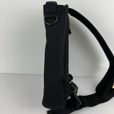 ЗЗ KNICKS 25周年記念 バリスティックワンショルバッグ 巾着 外箱付 ブラック