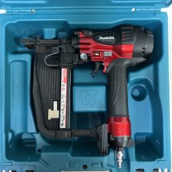ЗЗ MAKITA マキタ 50mm 高圧 フロアタッカ ケース付 AT1150HA レッド Bランク