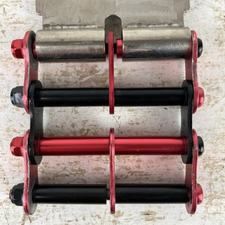 ЗЗ KNICKS チタンベルトループ チェーン金具付 TIT-15L シルバー×レッド×ブラック