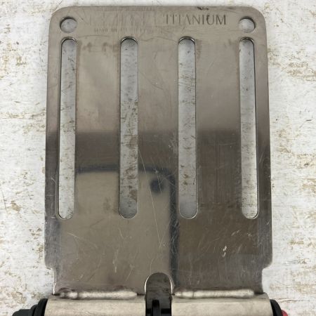 ЗЗ KNICKS (2) チタンベルトループ チェーン金具付 TIT-15L シルバー×レッド×ブラック