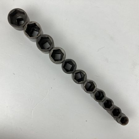 ЗЗ MAC TOOLS マック メトリック 3/8inc ソケットセット 22-10mm 11個+ホルダー XT25Y ブラック×レッド