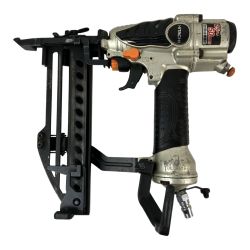 ЗЗ HITACHI 日立 50mm 常圧 フロアタッカ N5004MF ブラック×ベージュ Cランク