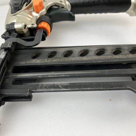 ЗЗ HITACHI 日立 50mm 常圧 フロアタッカ N5004MF ブラック×ベージュ