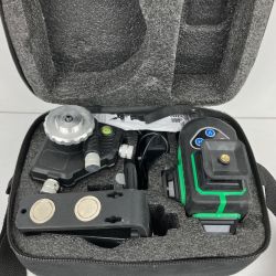 ЗЗ  3.7v グリーンレーザー レーザー墨出し器 バッテリー×2 アダプタ ケース付 YI LONG 3 Cランク