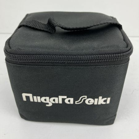 ЗЗ 新潟精機 グリーンレーザー 墨出し器 台座 ケース付 GMW-4 グリーン