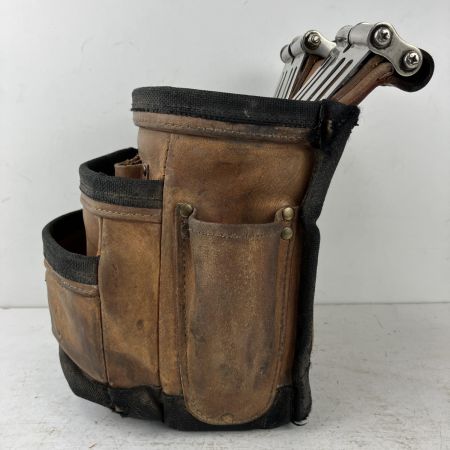 ЗЗ KNICKS 総ヌメ革使用3段腰袋 縁バリ チェーンタイプ ベルトループ・チェーン金具付 KNB-301DDX キャメル