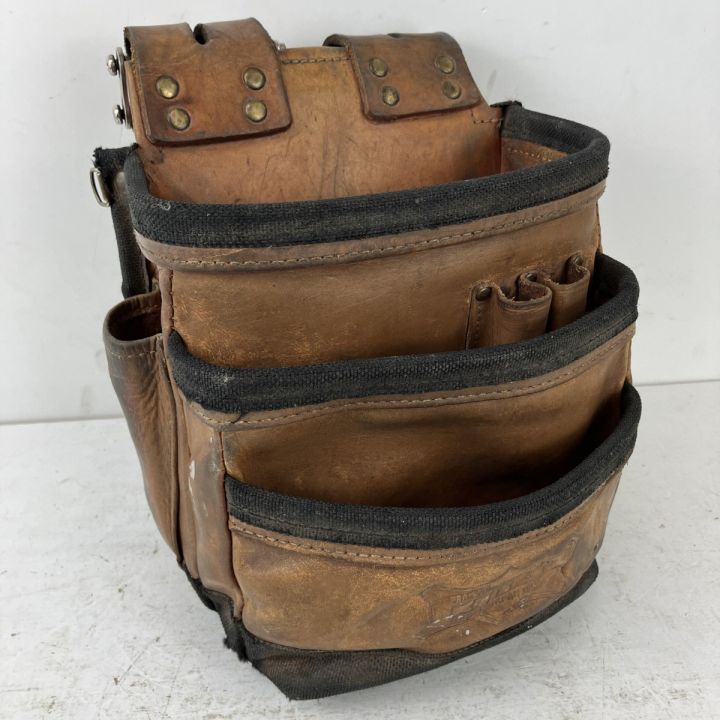 ЗЗ KNICKS 総ヌメ革使用3段腰袋 縁バリ チェーンタイプ ベルトループ