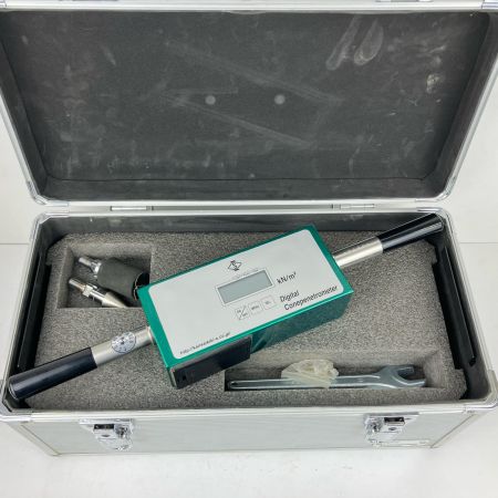 ЗЗ 関西機器 単4電池×2別売 コーンペネトロメーター ケース付　校正歴不明 ｺｰﾝﾍﾟﾈﾄﾛﾒｰﾀｰ グリーン