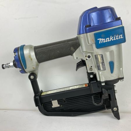 ЗЗ MAKITA マキタ 50mm 常圧 エアタッカ フローリング用エアタッカ ケース付 AT1150B ブルー