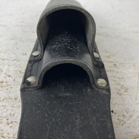 ЗЗ KNICKS 電工ナイフ・カッター2段ホルダー チタンベルトループ・アルミチェーン金具付 KB-112DX ブラック