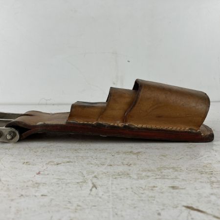 ЗЗ KNICKS ニックス ヌメ革 チェーン式親子3段ペンチホルダー チェーン金具 ベルトループ付 KN-303PDX キャメル