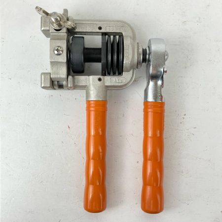 ЗЗ INABA DENKO ロングフレキツバ出し機 ツバ出し工具 配管 カセットダイス ケース付 TM-135 シルバー×オレンジ