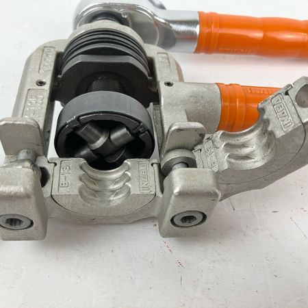 ЗЗ INABA DENKO ロングフレキツバ出し機 ツバ出し工具 配管 カセットダイス ケース付 TM-135 シルバー×オレンジ