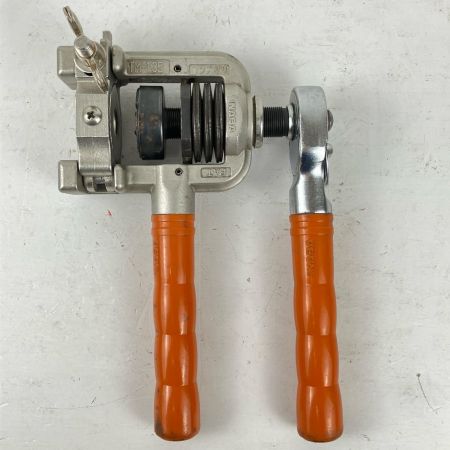 ЗЗ INABA DENKO ロングフレキツバ出し機 ツバ出し工具 配管 カセットダイス ケース付 TM-135 シルバー×オレンジ