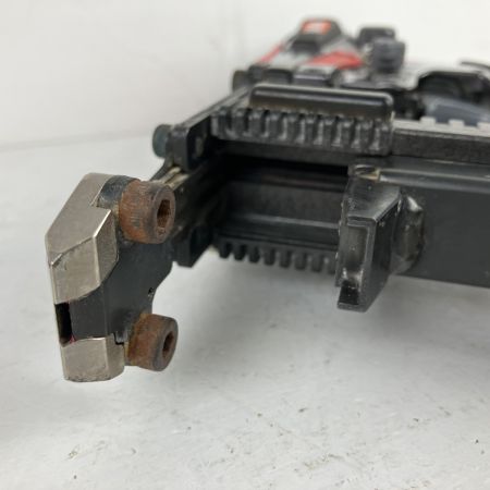 ЗЗ MAX マックス 38mm 高圧 フロアネイラ ケース付 HA-38F4(D) ブラック×レッド