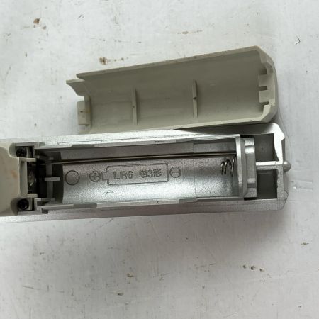 ЗЗ National ナショナル 墨出し名人 壁十文字 単三電池×1 赤色レーザー レーザー墨出し器 台 ケース付 BTL1100