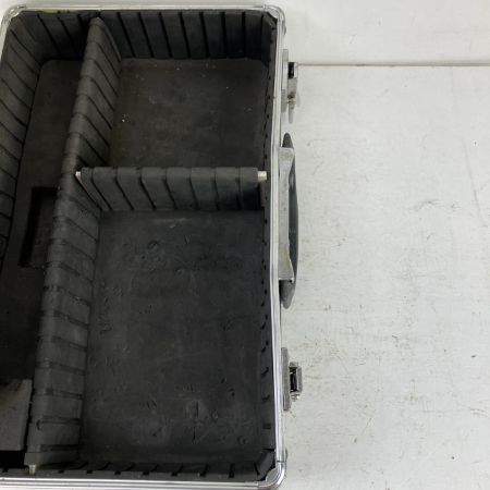 ЗЗ MAKITA マキタ 7.2v ペンインパクトドライバ バッテリーx2 充電器 ケース付 TD020D ホワイト