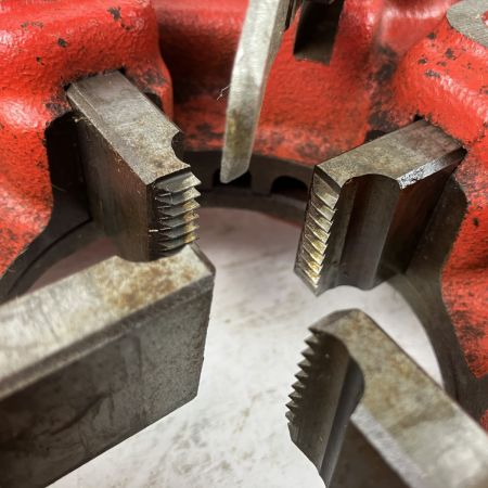 ЗЗ REX レッキス 自動切上ダイヘッド チェーザ付 1-1 1/2 レッド