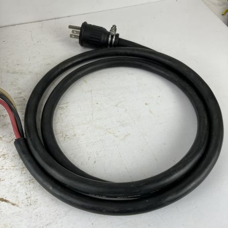 ЗЗ MARUMASA 100v/200v ポータブルトランス 昇降圧兼用 変圧器 トランサ― MA-30T アイボリー