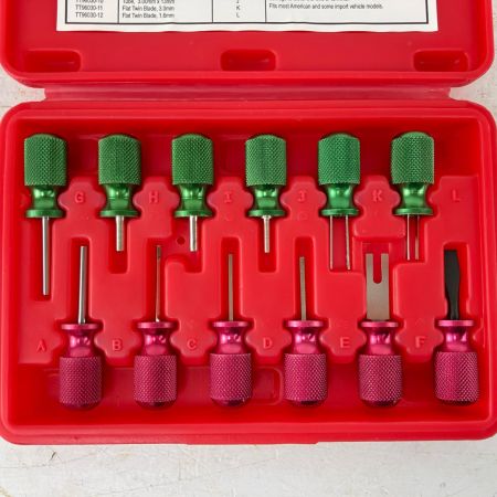 ЗЗ MAC TOOLS マック ターミナルツールキット 12個 ケース付 TT96030 レッド