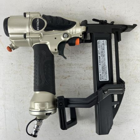 ЗЗ HITACHI 日立 50mm 常圧 フロアタッカ ケース付 N5004MF ライトグレー