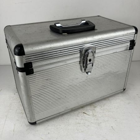 ЗЗ シンワ測定 グリーンレーザー ロボXline-E レーザー墨出し器 受光器 ケース付 ガラス面傷あり 71610 グリーン