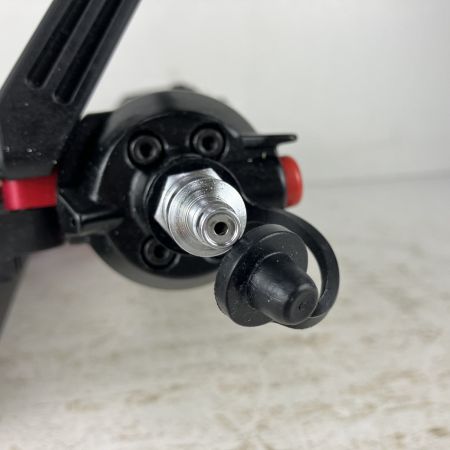 ЗЗ MAKITA マキタ 50mm 高圧 エア釘打ち機 ケース付 AN533H レッド