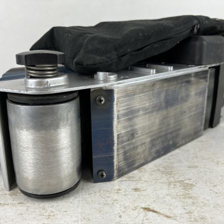 ЗЗ RYOBI リョービ 100v 76×533mm ベルトサンダー クランプ付 BE-3210 ブルー