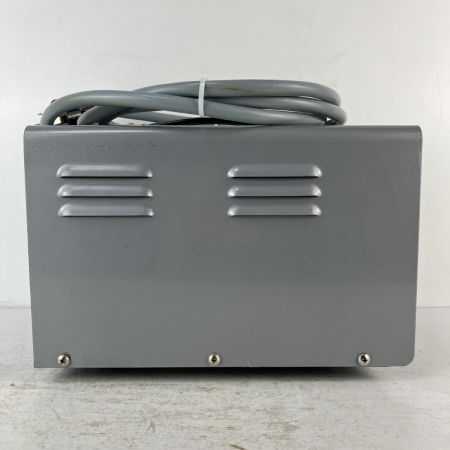 ЗЗ IKURA SEIKI CO.,LTD. 育良精機 200v/100v→100v/115v 変圧器 PT-30T グレー