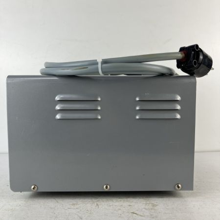 ЗЗ IKURA SEIKI CO.,LTD. 育良精機 200v/100v→100v/115v 変圧器 PT-30T グレー