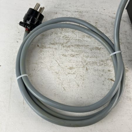 ЗЗ IKURA SEIKI CO.,LTD. 育良精機 200v/100v→100v/115v 変圧器 PT-30T グレー