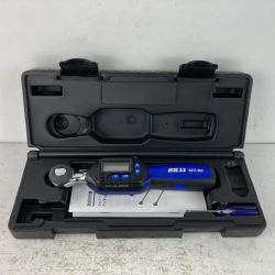 ЗЗ 藤原産業 60Nm 差込角9.5mm デジタルトルクレンチ 検査成績表付・ケース付 SDT3-060 ブラック×ブルー Bランク
