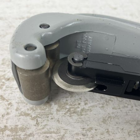 ЗЗ RIDGID 6-42mm クイックアクションチューブカッター パイプカッター 151 ライトグレー