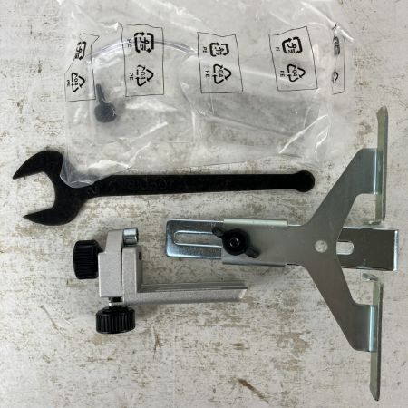 ЗЗ MAKITA マキタ 18v 充電式トリマ ガイド付 ※バッテリー、充電器無し RT50D ネイビー